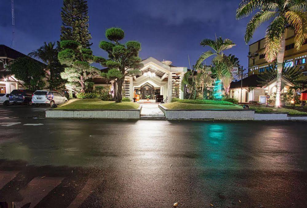Hotel Montana Dua Malang Eksteriør billede